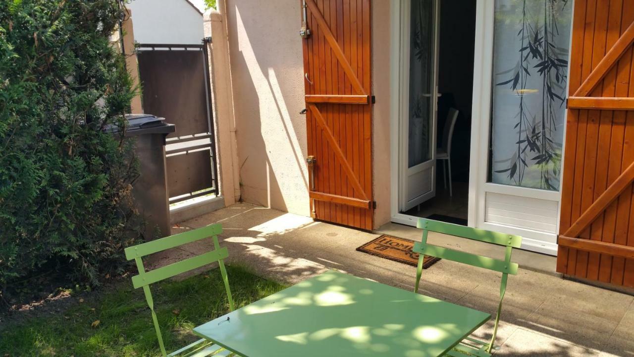 Le Mas Des Loups Arpajon Exteriör bild